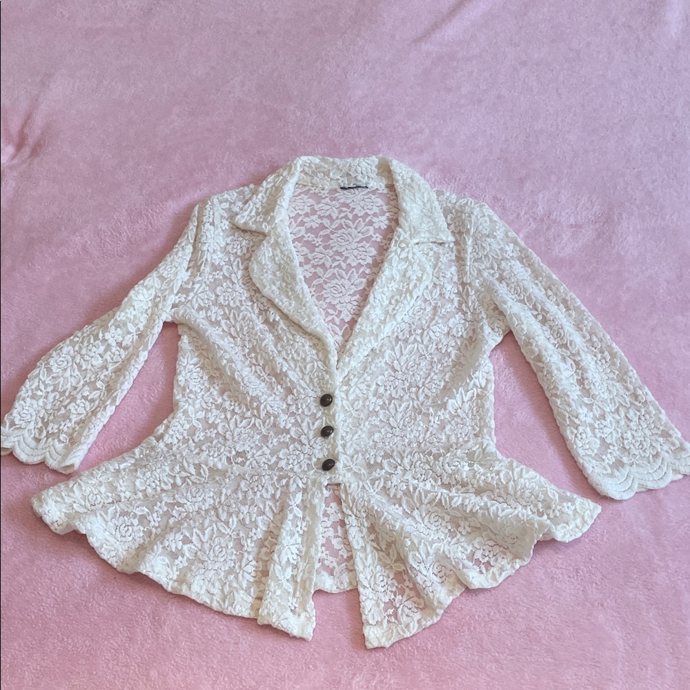 🤍🩰🤍IVORY Lace Blouse Size XS/S - Picture 6 of 7